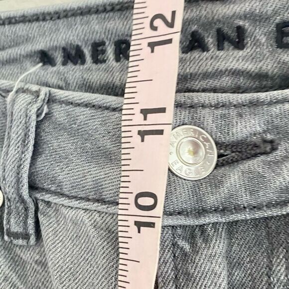 American Eagle Distressed Mom Grey Denim Jeans Size 6 - Picture 7 of 9